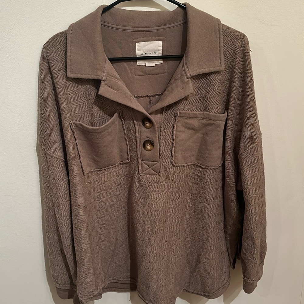 American Eagle pullover